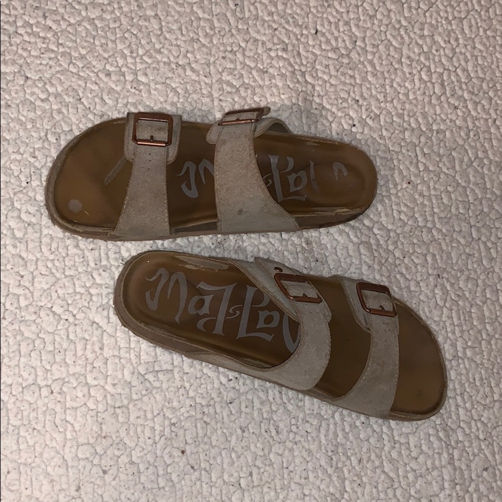 Sandals - Picture 2 of 4